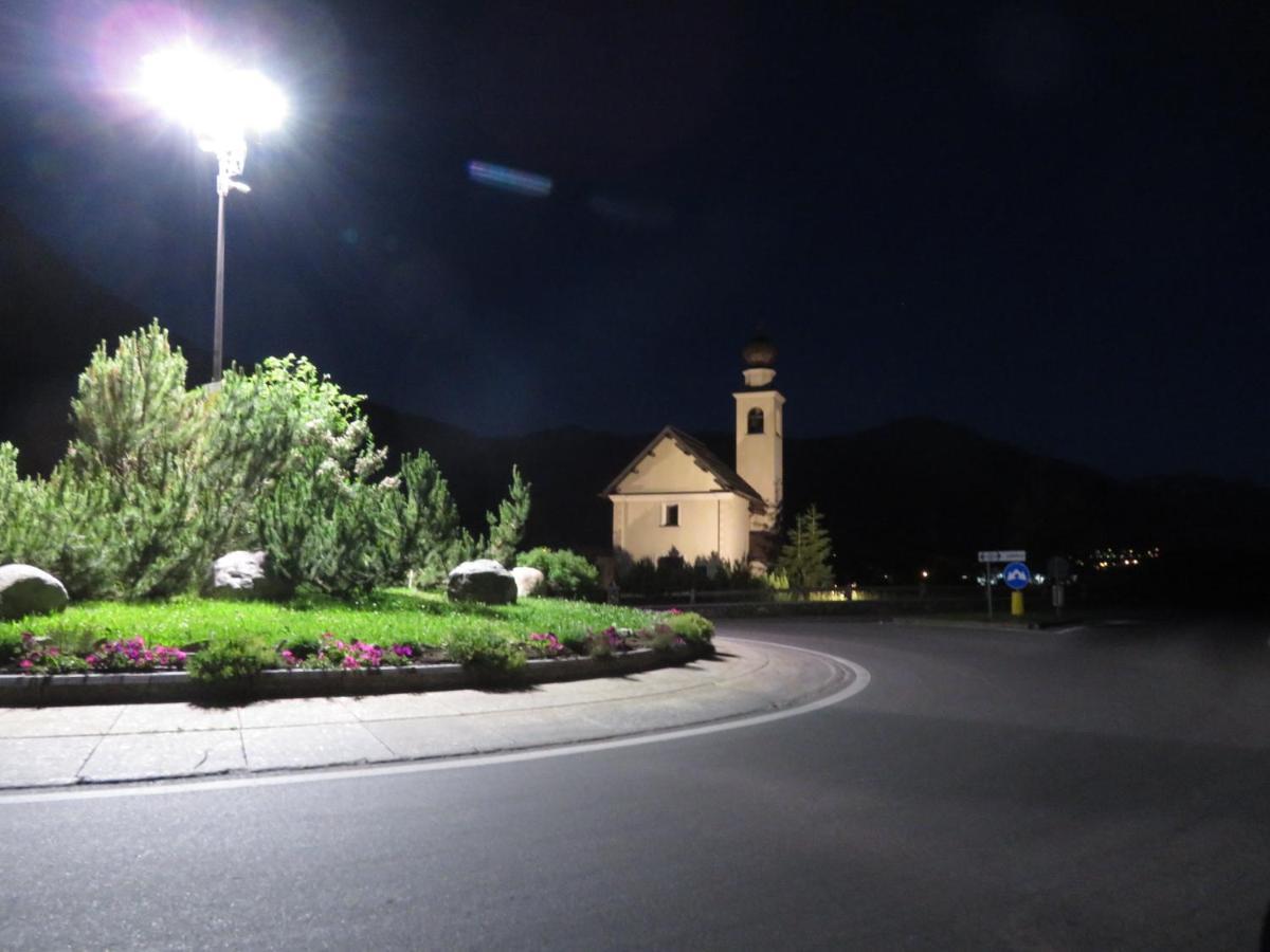 Garni Gimea Hotel Livigno Buitenkant foto