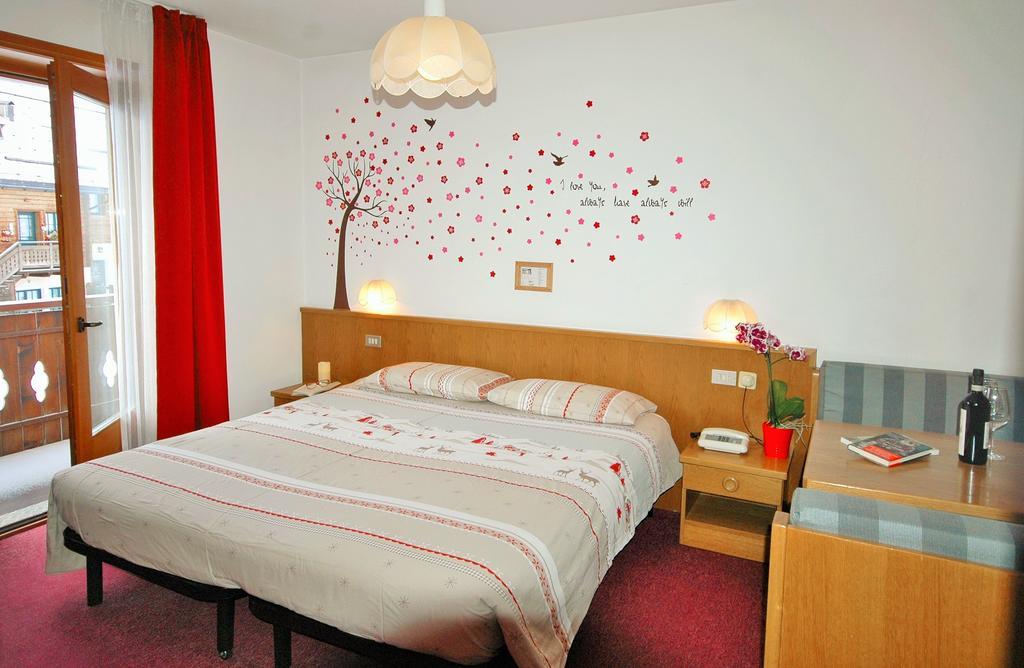 Garni Gimea Hotel Livigno Buitenkant foto