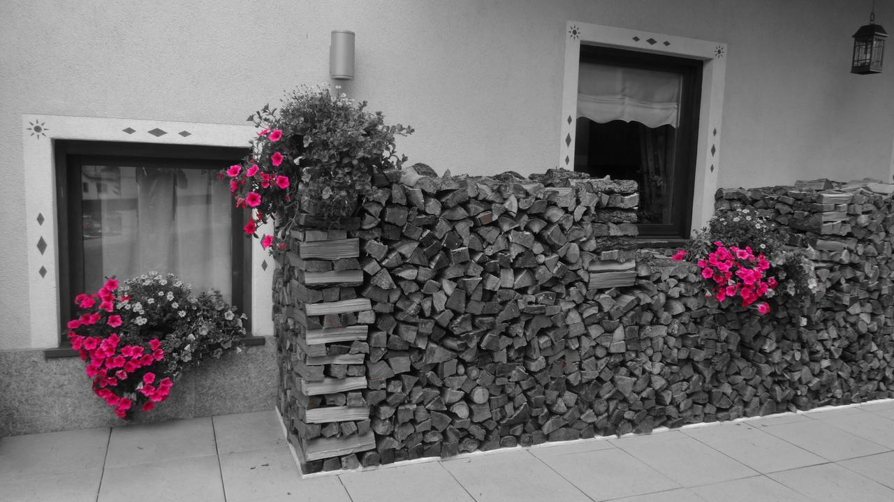 Garni Gimea Hotel Livigno Buitenkant foto